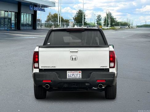 Certified 2023 Honda Ridgeline Black Edition image 7