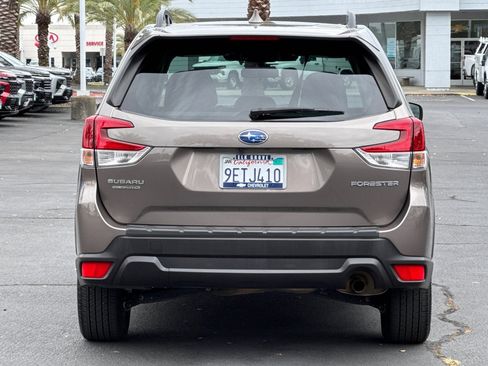 Used 2023 Subaru Forester Premium AWD/4WD image 4