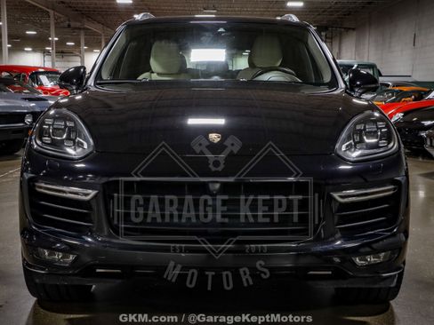 Used 2016 Porsche Cayenne Turbo image 19