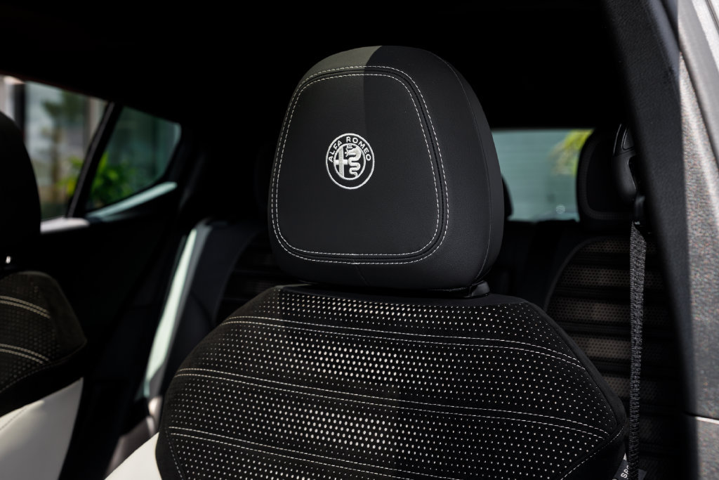 New 2026 Alfa Romeo Tonale w/ Active Assist Package AWD/4WD image 30