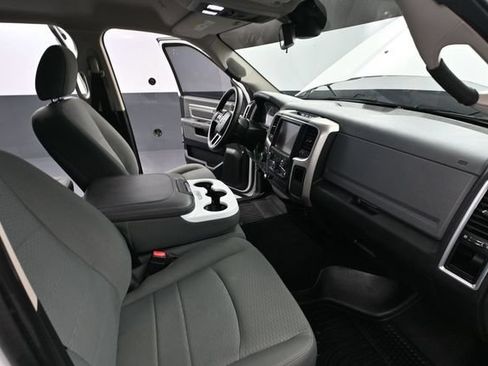 Used 2017 RAM 1500 Classic SLT AWD/4WD image 43