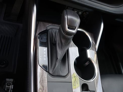 Used 2021 Toyota Highlander Limited image 34