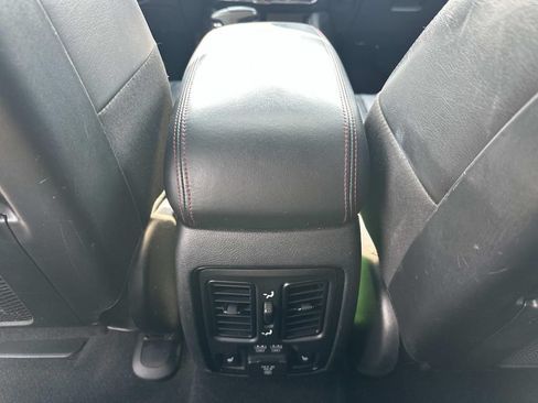 Used 2024 Dodge Durango GT AWD/4WD image 13