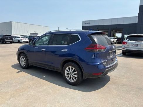 Certified 2019 Nissan Rogue SV FWD image 4