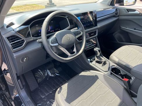 New 2025 Volkswagen Taos SE image 14