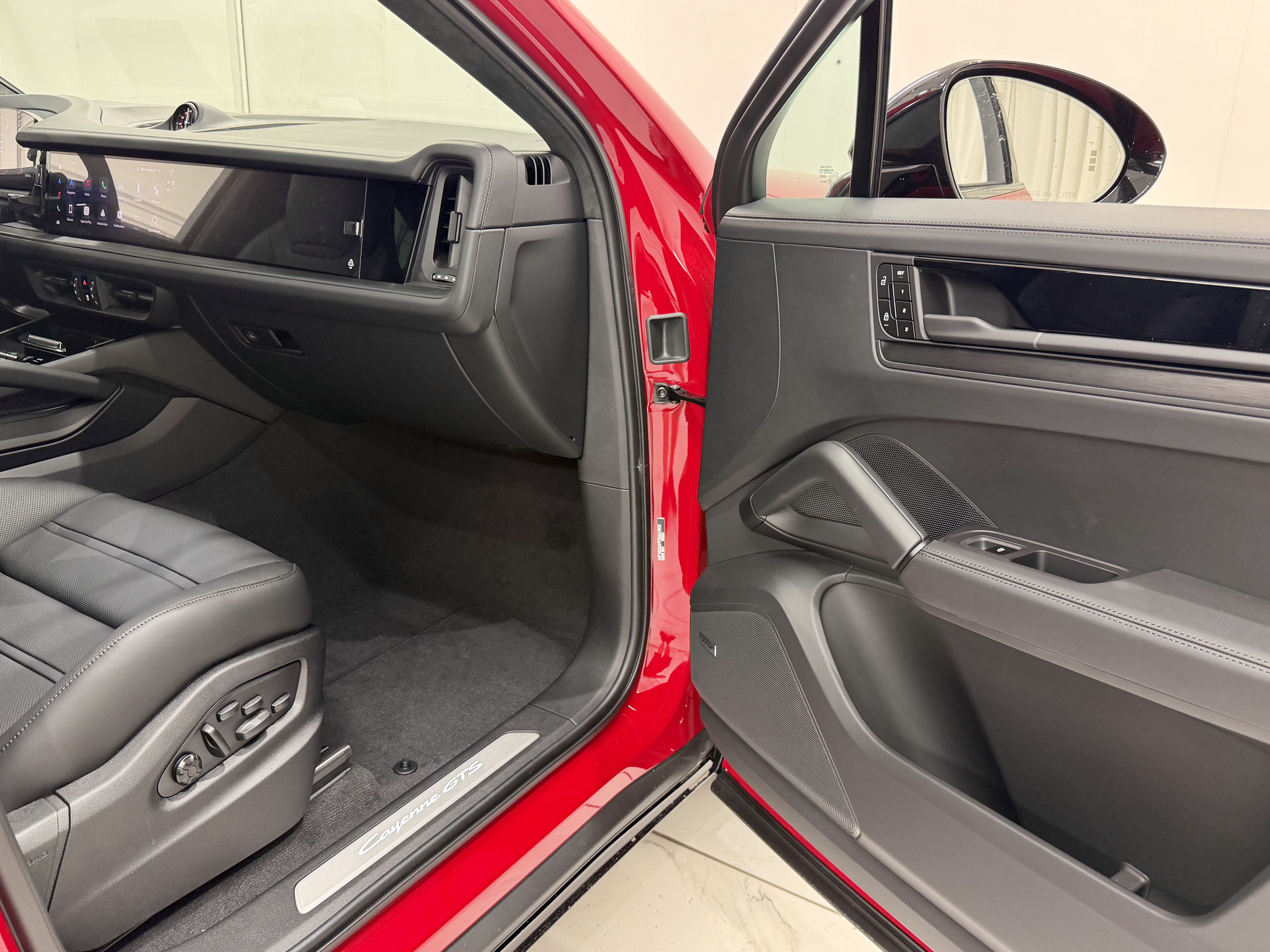 New 2026 Porsche Cayenne GTS AWD/4WD image 24