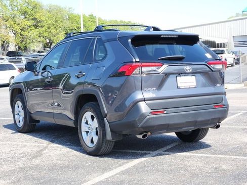 Used 2019 Toyota RAV4 XLE w/ Convenience Package image 3