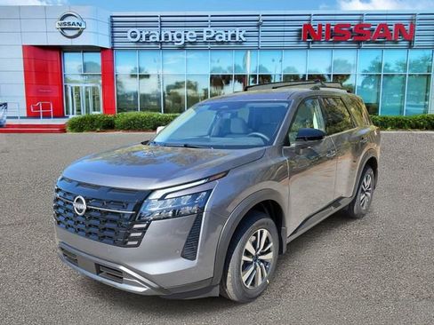 New 2026 Nissan Pathfinder SL image 4