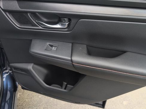 Used 2025 Honda CR-V Sport-L image 33