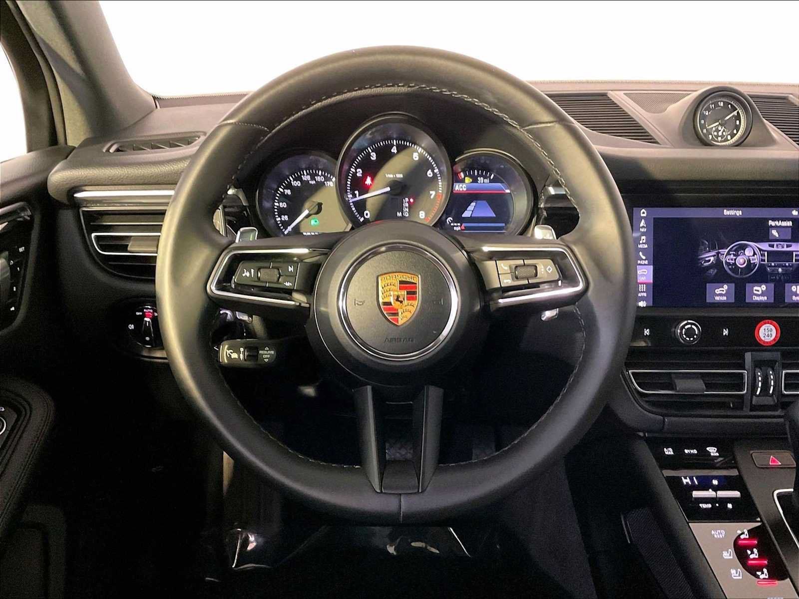 Certified 2023 Porsche Macan AWD/4WD image 15