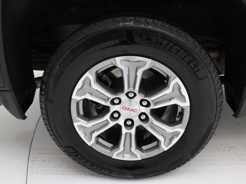 Used 2025 GMC Sierra 1500 SLT image 14