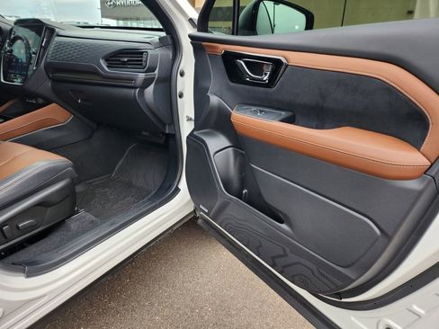 Used 2025 Subaru Forester Touring w/ Popular Package - Touring image 24