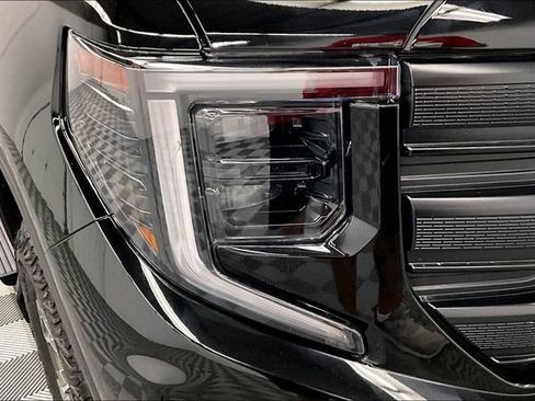 Used 2024 GMC Sierra 1500 Pro w/ Graphite Edition AWD/4WD image 32