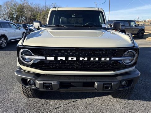 New 2025 Ford Bronco Badlands w/ Sasquatch Package image 2