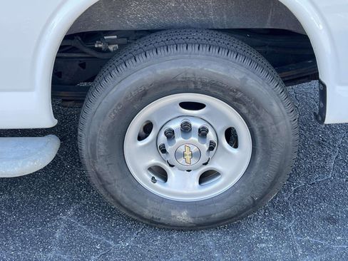 Used 2024 Chevrolet Express 2500 w/ Driver Convenience Package image 9