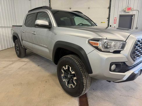 Certified 2023 Toyota Tacoma TRD Off-Road AWD/4WD image 10
