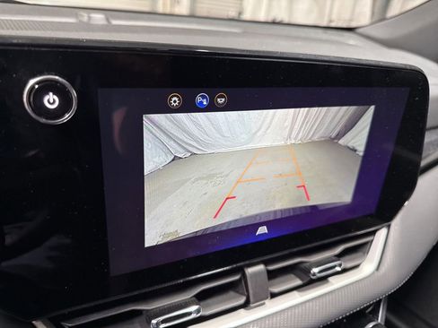 Used 2025 Chevrolet Equinox LT FWD image 32
