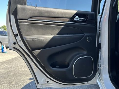 Used 2019 Jeep Grand Cherokee Overland image 15