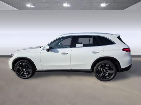 Used 2026 Mercedes-Benz GLC 300 4MATIC image 2