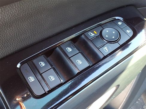 Certified 2023 Nissan Pathfinder SL w/ SL Premium Package image 16