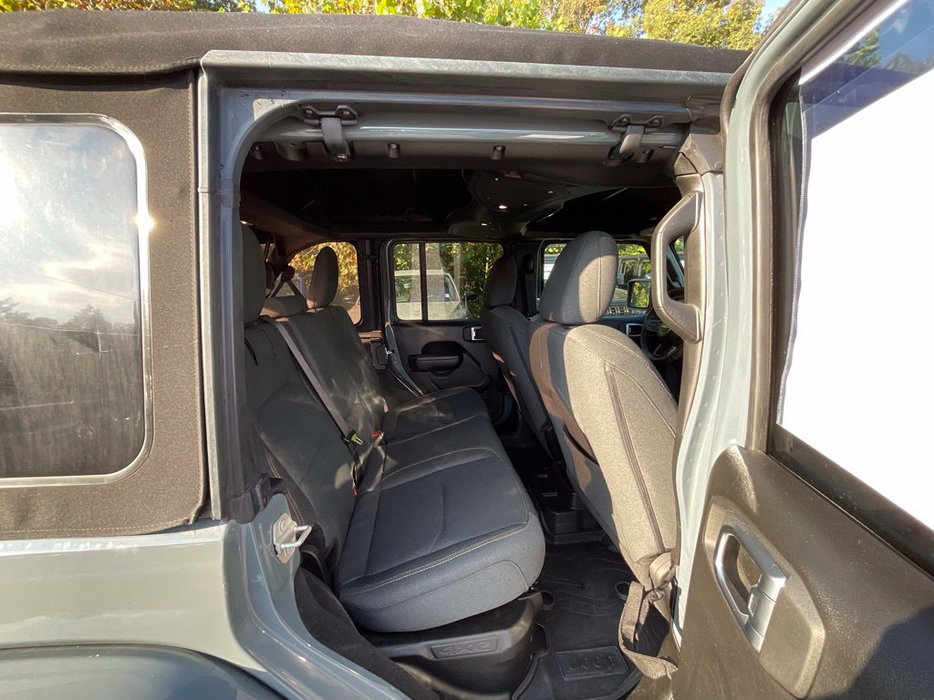 Used 2024 Jeep Wrangler Unlimited w/ Convenience Group AWD/4WD image 24