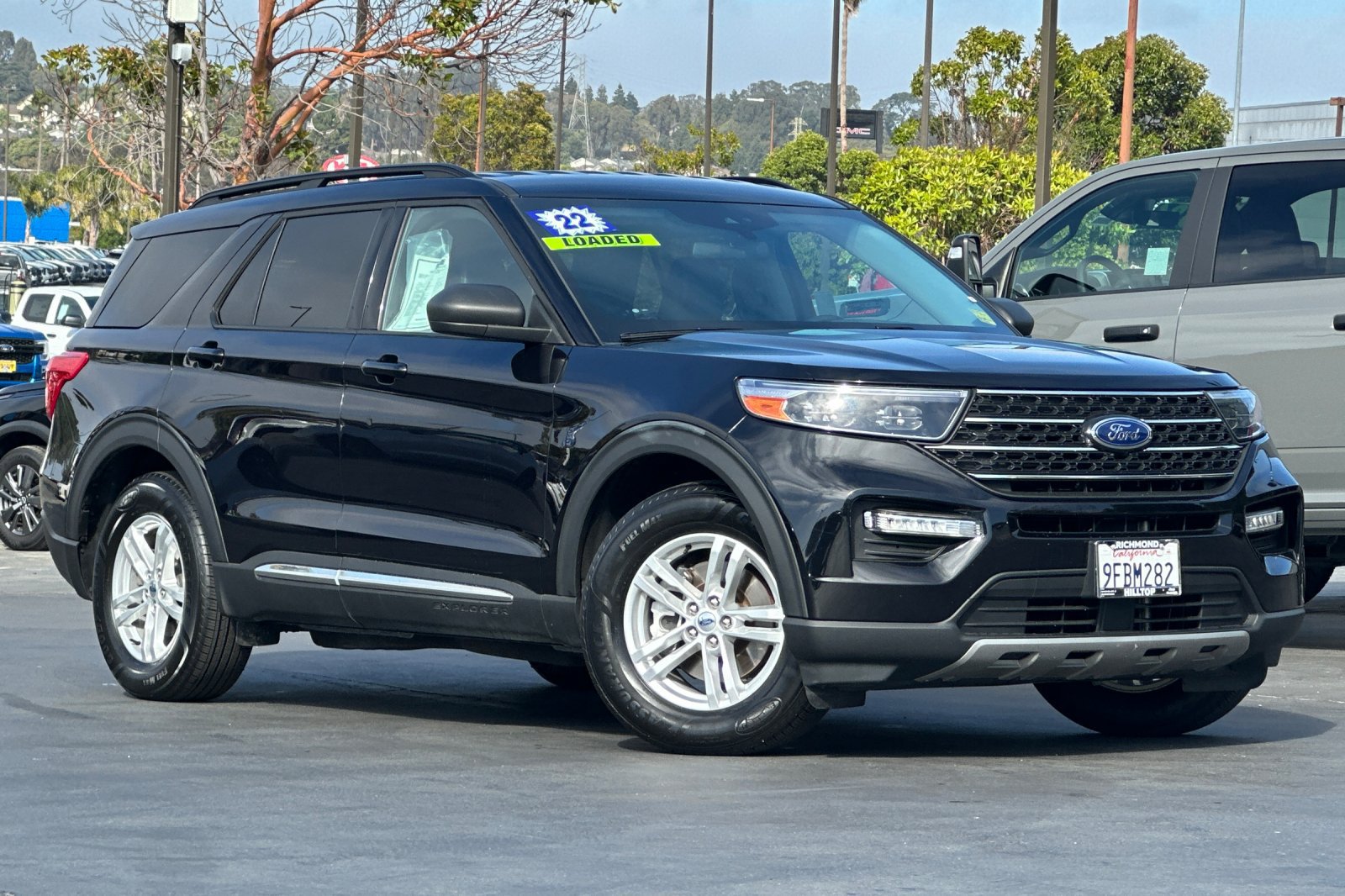 Used 2022 Ford Explorer XLT w/ Equipment Group 202A RWD image 2