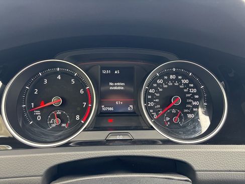 Used 2018 Volkswagen GTI SE image 16