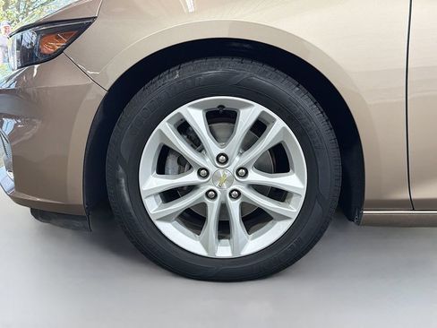 Used 2018 Chevrolet Malibu LT FWD image 30