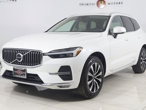 Used 2023 Volvo XC60 B5 Plus w/ Climate Package image 5