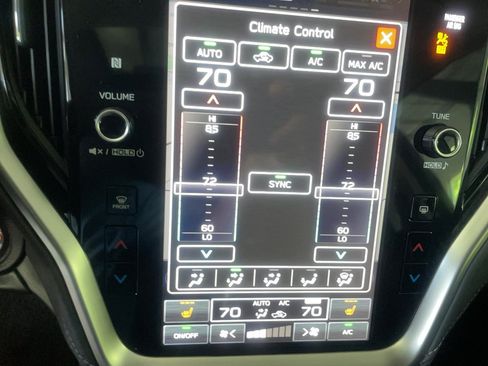 Used 2025 Subaru Outback Limited AWD/4WD image 14