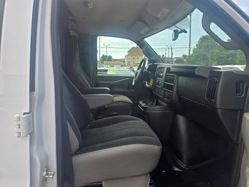 Used 2025 Chevrolet Express 2500 w/ Driver Convenience Package RWD image 13
