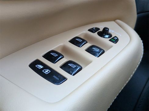 Certified 2024 Volvo XC90 B6 Ultimate w/ Lounge Package image 35