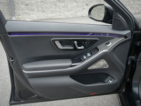 Used 2023 Mercedes-Benz S 580e 4MATIC Sedan w/ AMG Line image 27