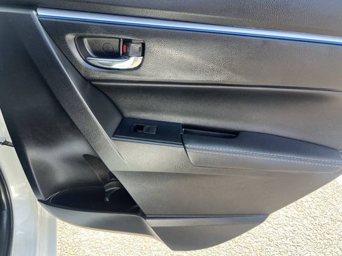 Used 2016 Toyota Corolla S FWD image 13