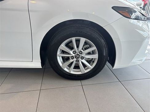 Used 2025 Toyota Camry LE image 14