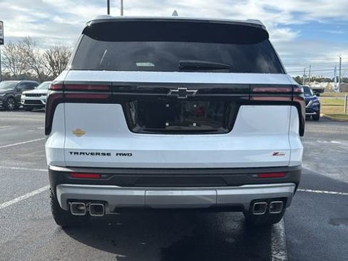 New 2026 Chevrolet Traverse Z71 w/ Driver Confidence Package image 6