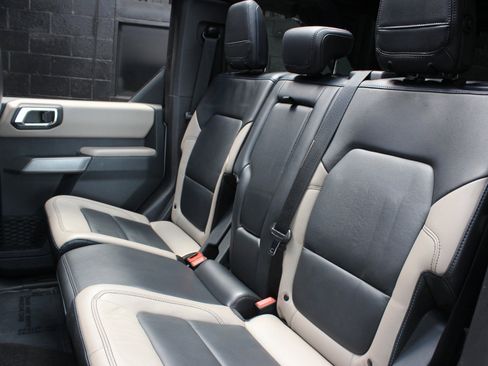 Used 2022 Ford Bronco Wildtrak image 42