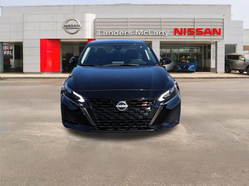 Used 2025 Nissan Altima 2.5 SR image 8