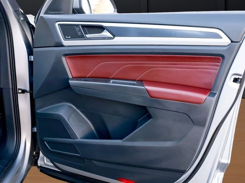 Used 2023 Volkswagen Atlas Cross Sport SEL Premium R-Line image 28