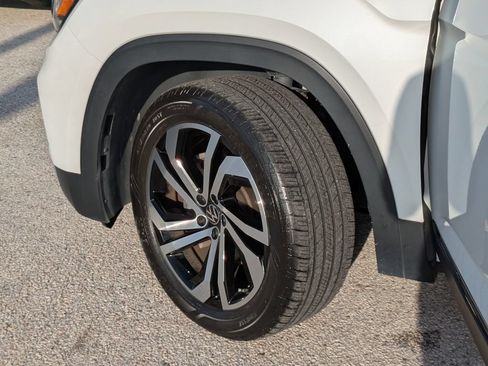 Certified 2023 Volkswagen Atlas SEL AWD/4WD image 36