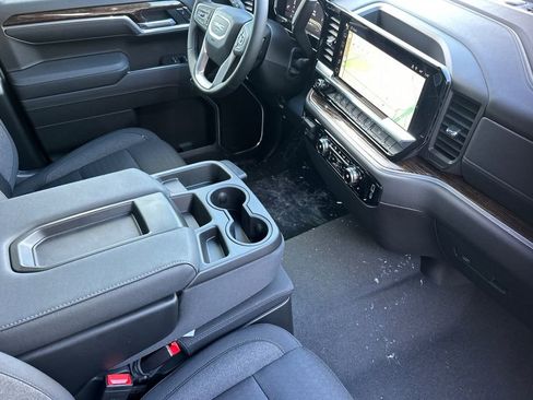 Used 2025 GMC Sierra 1500 SLE w/ Preferred Package AWD/4WD image 12