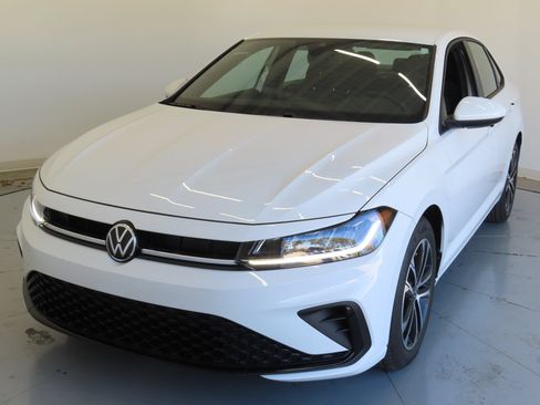 Used 2026 Volkswagen Jetta Sport FWD image 8