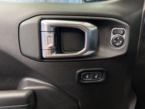 Certified 2025 Jeep Wrangler Rubicon w/ Safety Group image 12