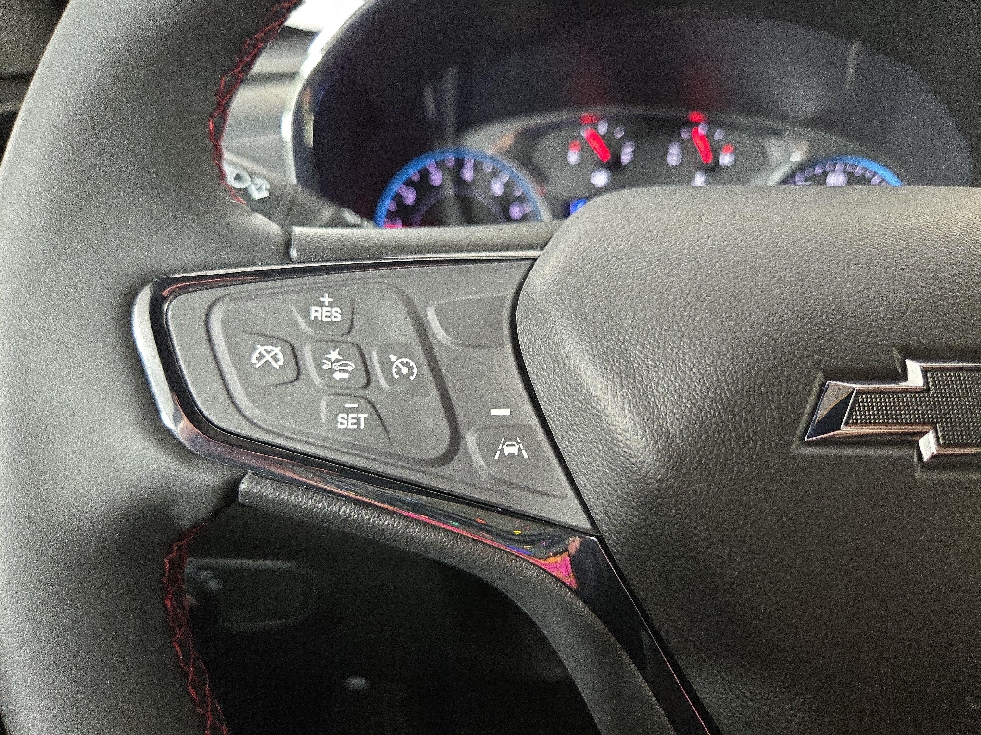 Certified 2024 Chevrolet Equinox RS FWD image 15