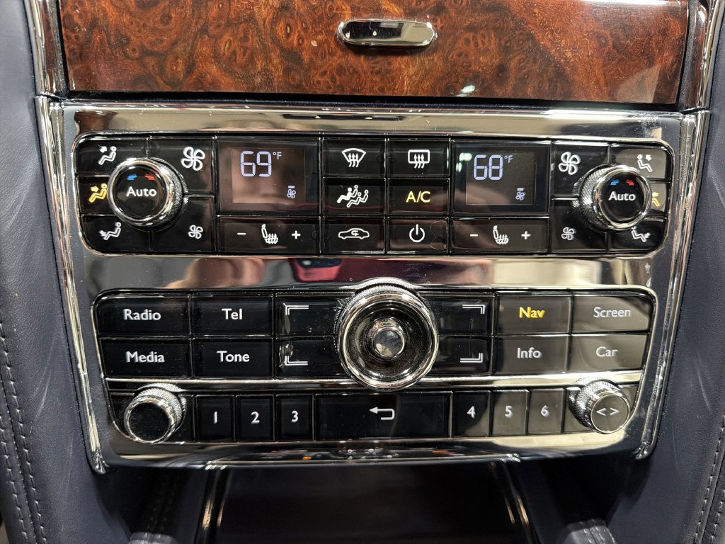 Used 2016 Bentley Mulsanne RWD image 17