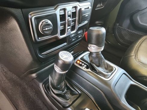 Used 2020 Jeep Wrangler Unlimited Sport AWD/4WD image 18