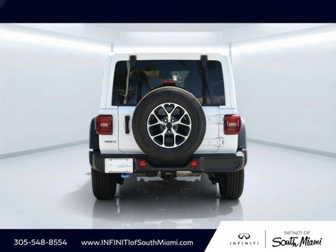 Used 2024 Jeep Wrangler Willys image 5