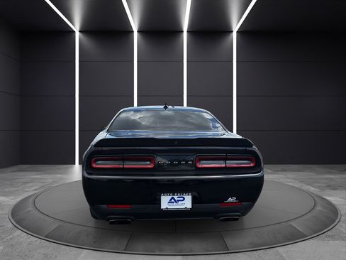 Used 2019 Dodge Challenger R/T Scat Pack RWD image 5