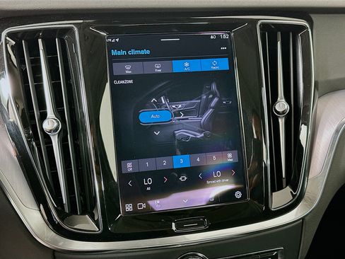 Used 2025 Volvo S60 B5 Core image 23