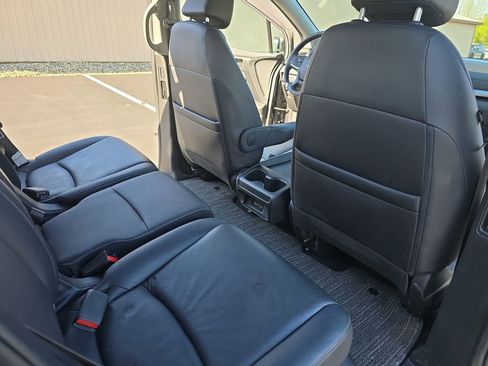 Used 2023 Honda Odyssey EX-L image 12